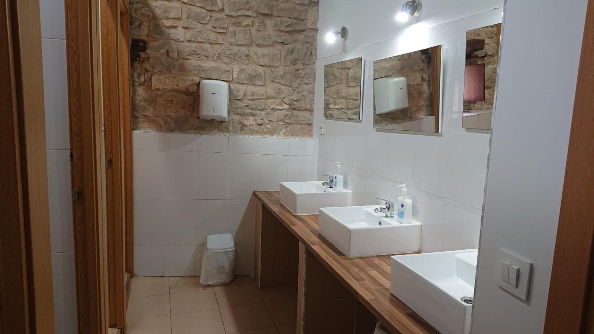 Albergue Sansol - El Oasis Del Camino Frances - Exclusivo Para Peregrinos Экстерьер фото